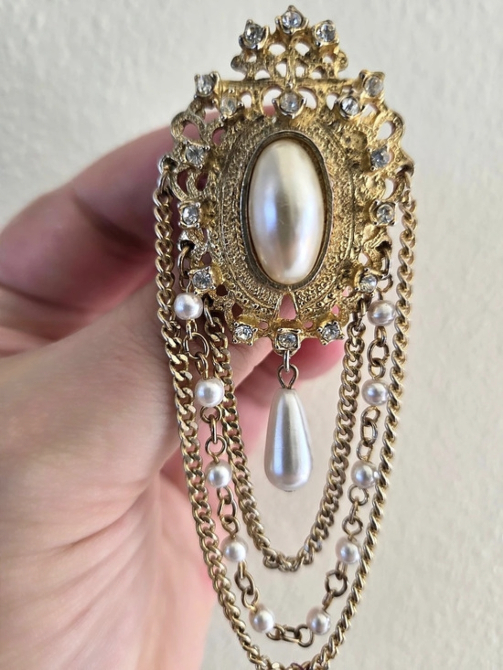 Pearl & Crystal Dangle Brooch in Gold